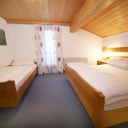 Fruehstueckspension Jagdhof Affittacamere Obertilliach